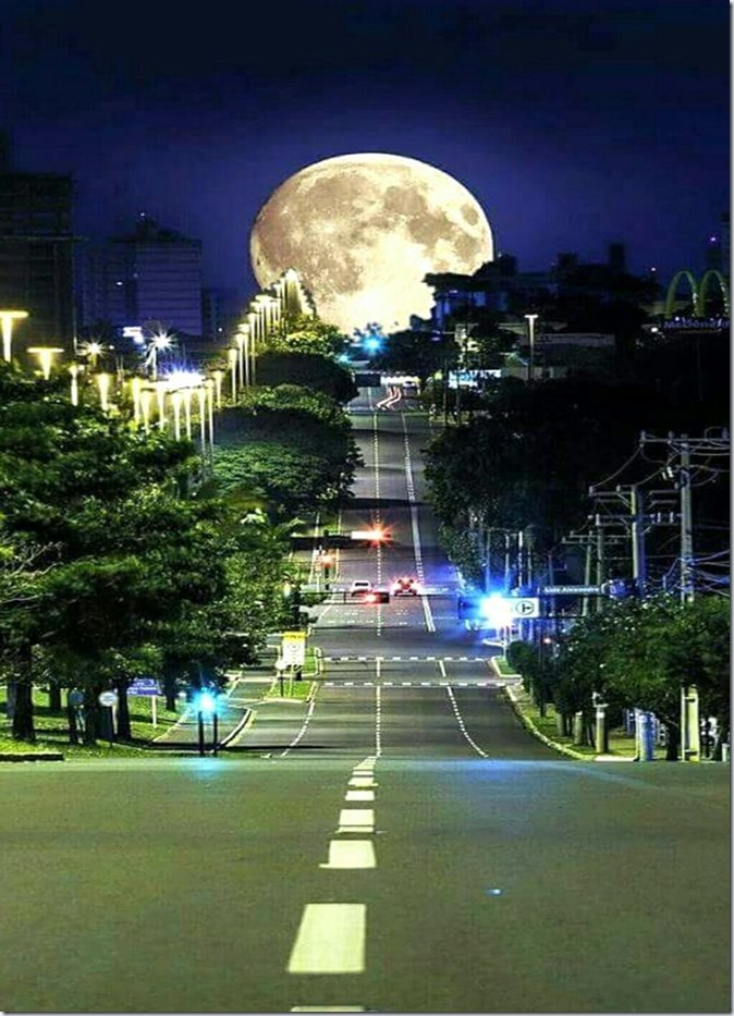 The Moon visiting the City