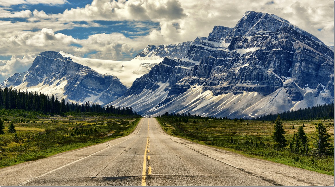 road-Alberta-Canada-Banff-icefields-parkway